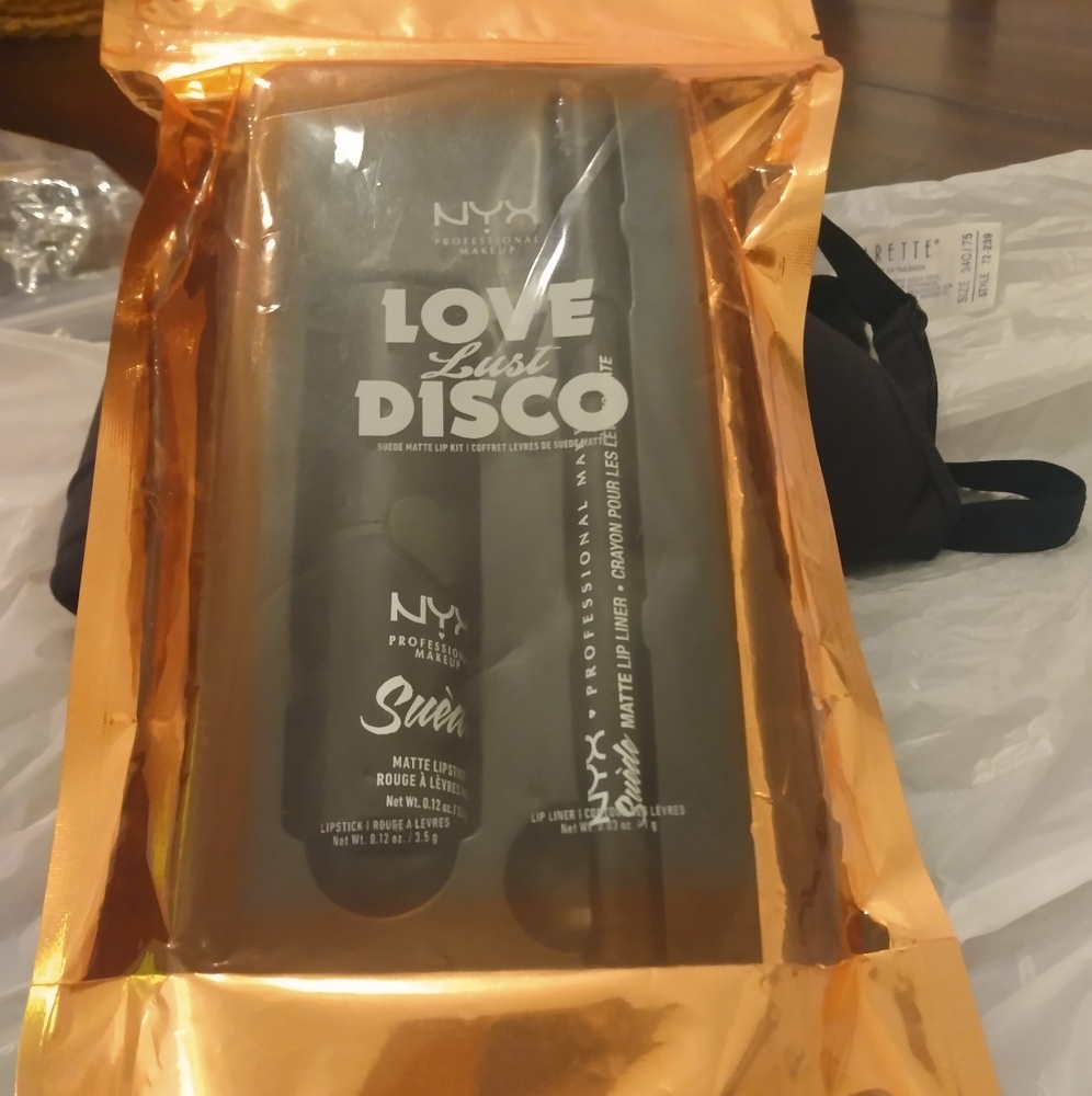 NYX Love Last Disco Lip kit.